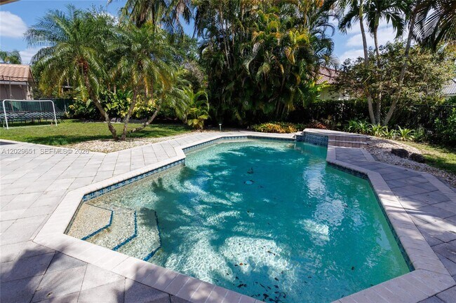 Foto del edificio - 280 Landings Blvd