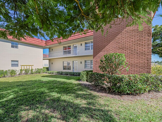 Foto del edificio - 36 Pine Arbor Ln