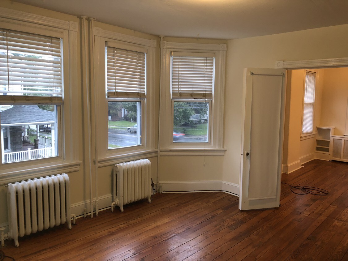 402 E Ridley Ave, Ridley Park, PA 19078 Apartments in Ridley Park, PA