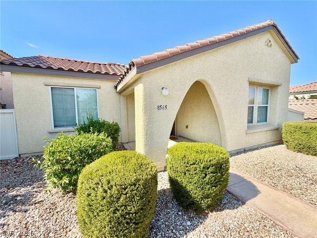 Building Photo - 8565 Vestia Ct