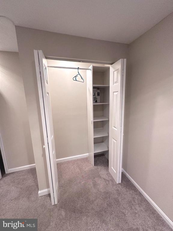Foto del edificio - 8605 Western Oak Dr
