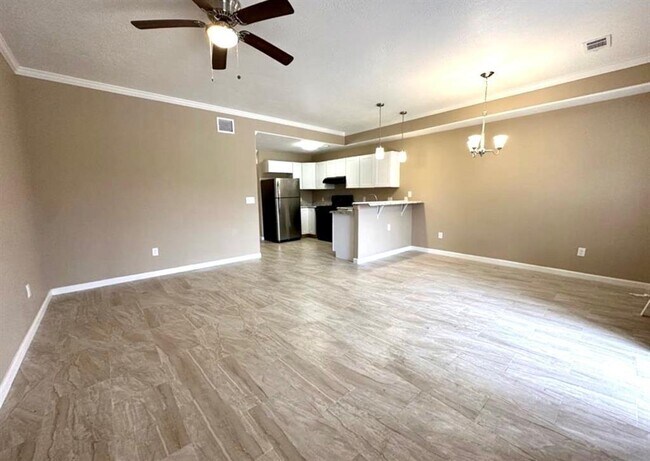 Foto del edificio - 8431 Canyon St