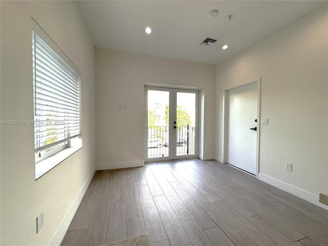 Foto del edificio - 1786 SW 9th St