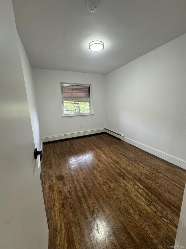 Foto del edificio - 3604 Eastchester Rd