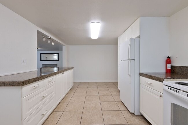 Building Photo - R134IC