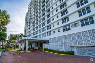 Building Photo - 4747 Collins Ave