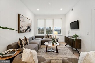 Building Photo - 30 W Allens Ln