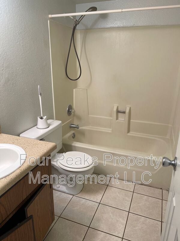 Photo - 2813 E Paradise Ln House