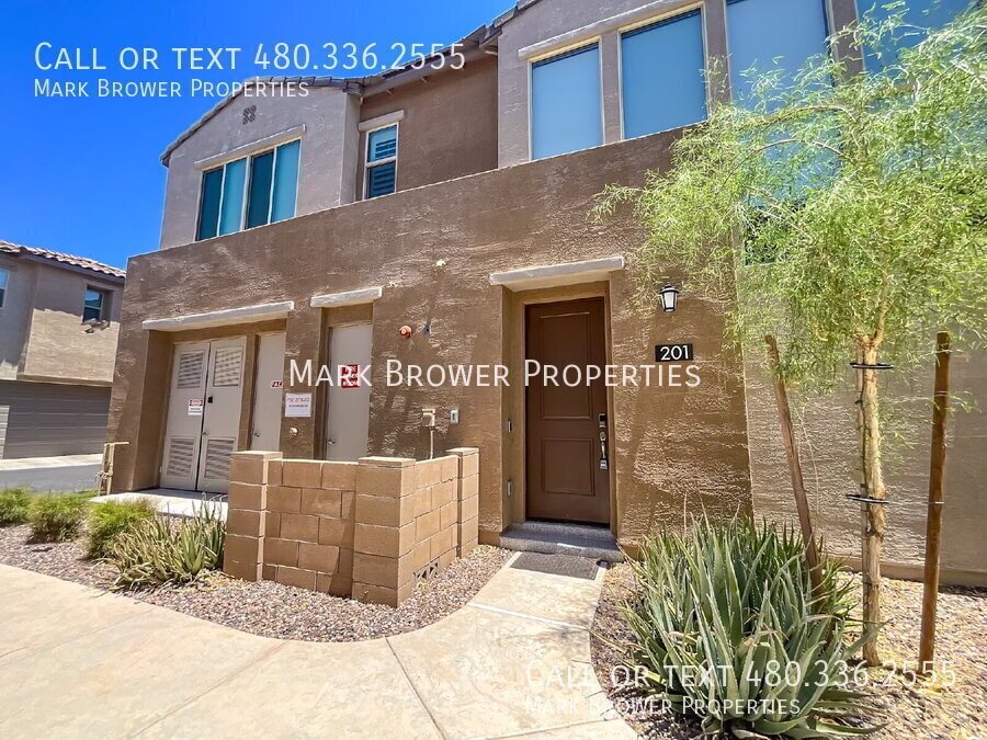 Primary Photo - 761 E Furness Dr