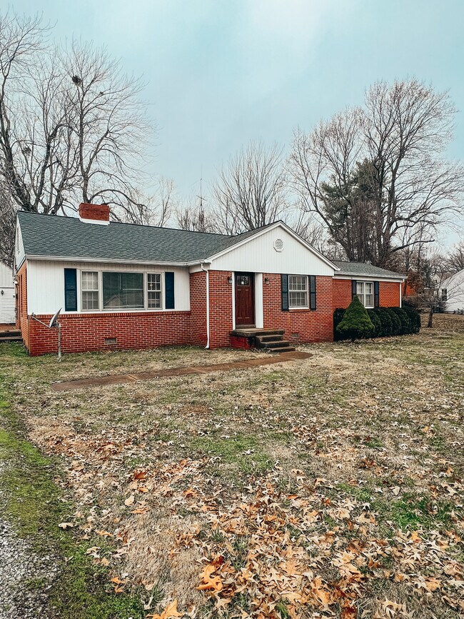 2221 Natchez Ln, Paducah, KY 42001 House Rental in Paducah, KY