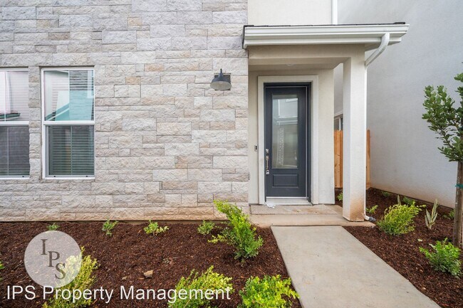 Foto del edificio - 4 br, 2.5 bath House - 10936 N Blackberry Dr