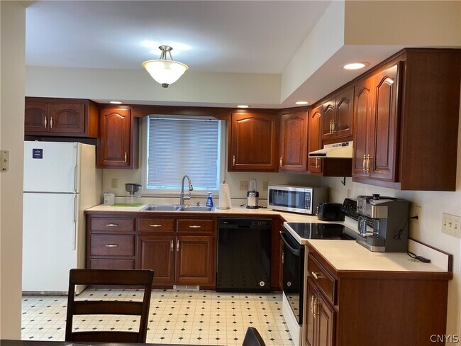 Building Photo - 128 Hagan Cir