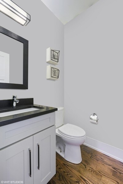 Building Photo - 3324 N Damen Ave.