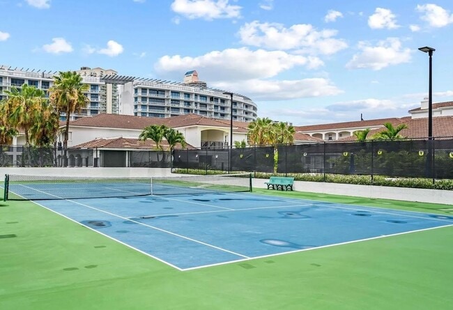 Photo - Gorgeous 2 bedroom 2 bath In Aventura on t... House