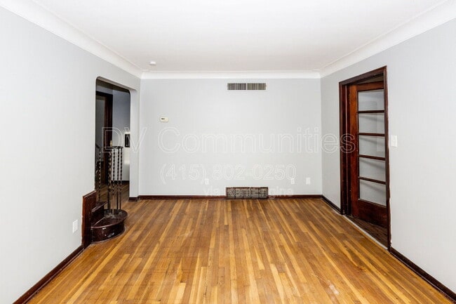 Building Photo - 312 E 317th St