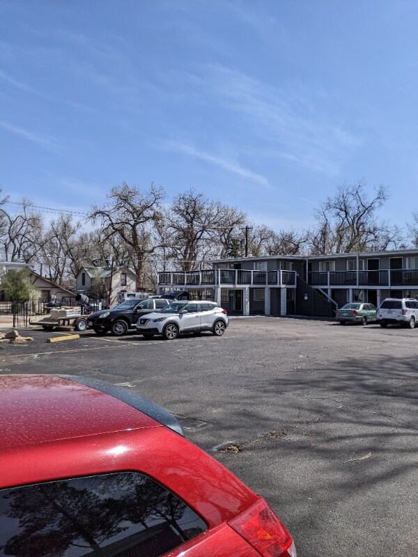 Building Photo - 225 E Brookside St
