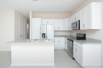 Building Photo - 14388 Emerald Pl Wy