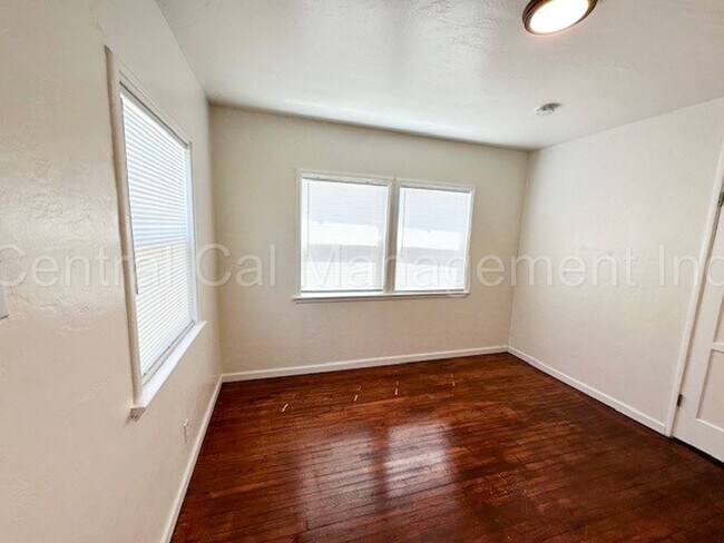Building Photo - 2 Bedroom/1 Bath Home - $1425 Per Month!