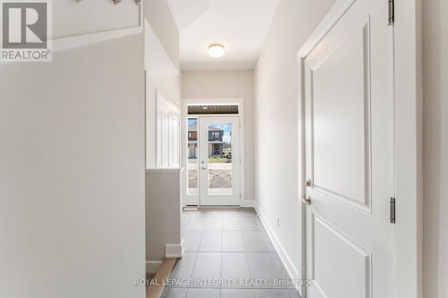 Building Photo - 1182 Cope Dr