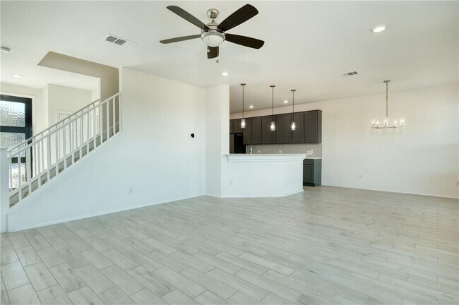 Building Photo - 316 Los Cobos Ln