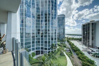 Building Photo - 2831 S Bayshore Dr