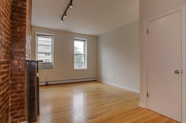Building Photo - 218 Jefferson St