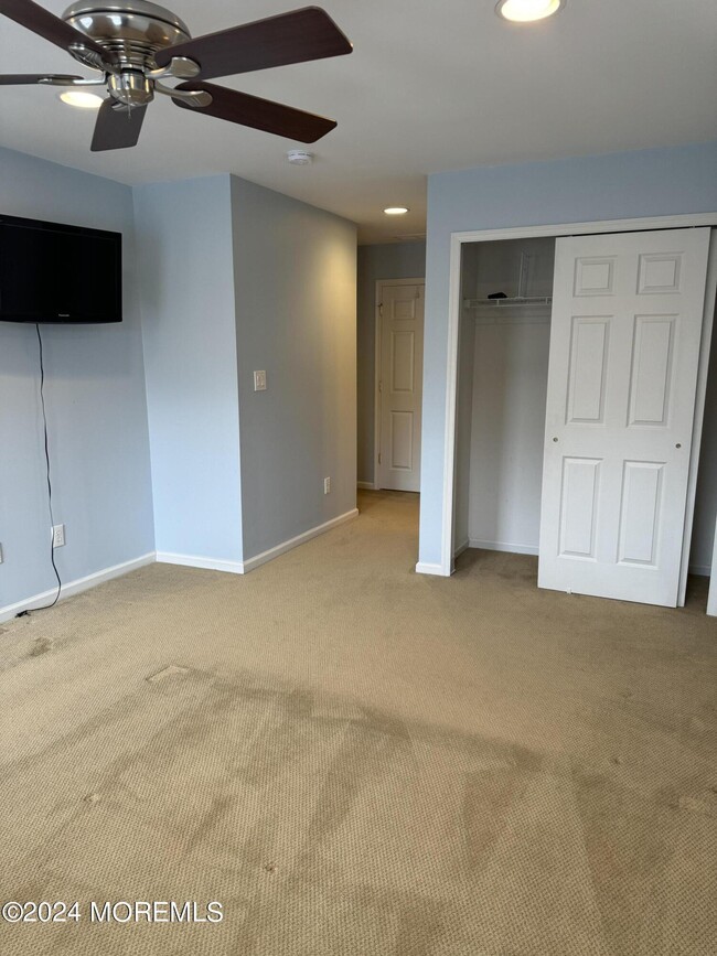 Building Photo - 301 Brookfield Dr