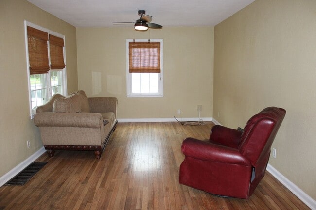 Foto del edificio - 1822 Hunting Ave