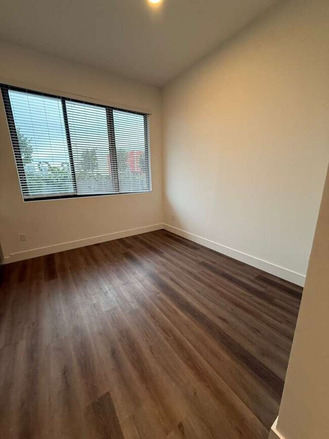 Foto del edificio - 2947 Coconut Ave