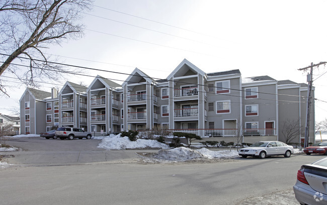 Building Photo - 325 S Hamilton St
