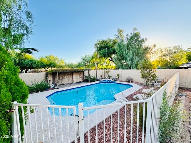 Foto del edificio - 4468 S Leoma Ln