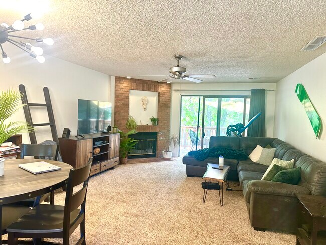 Building Photo - 1418 Front Nine Dr