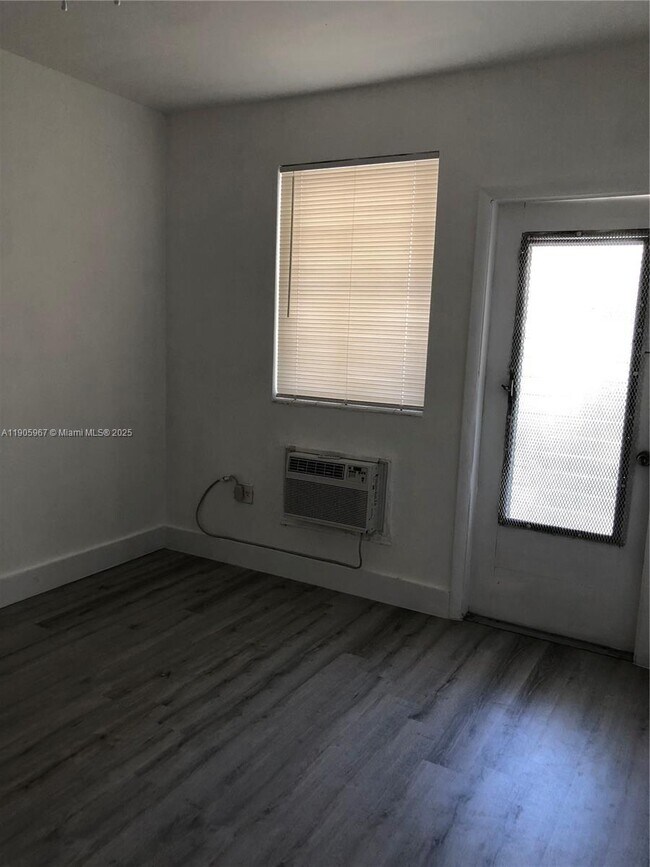 Foto del edificio - 380 SW 4th St