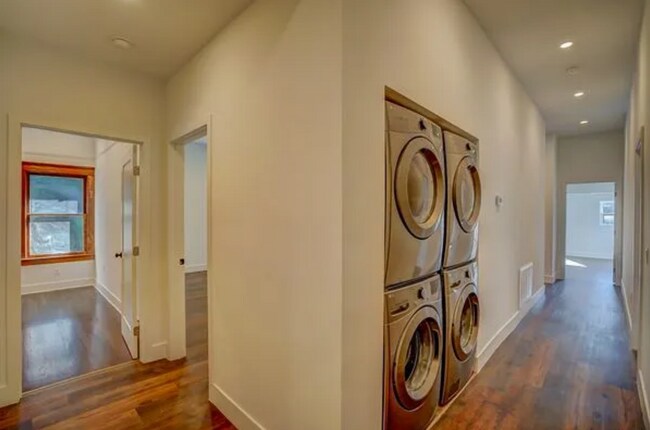 Foto del edificio - 2113 Oak St