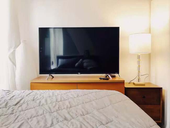 Furnished room/NOT APARTMENT - Furnished room/NOT APARTMENT