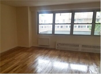 Primary Photo - 105 Riverdale Ave