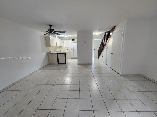 Foto del edificio - 8171 NW 8th St