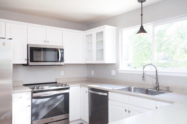 Building Photo - 1204 Riddlewood Ln