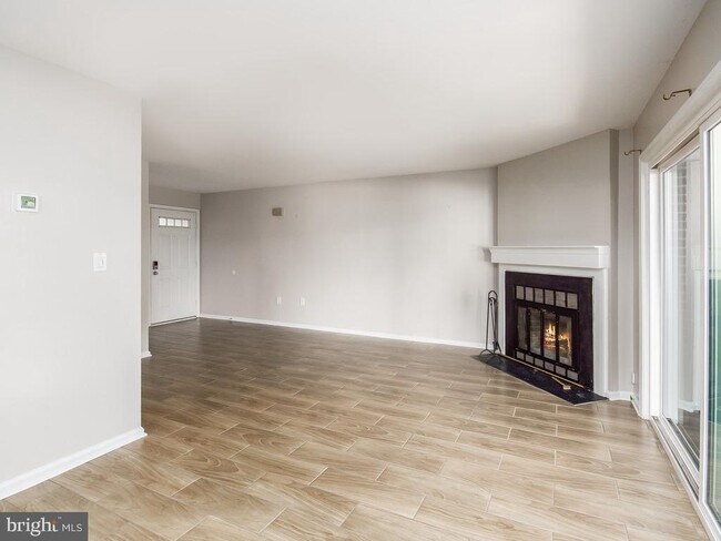Foto del edificio - 2606D S Arlington Mill Dr