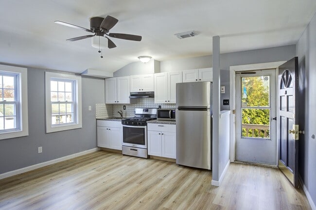 Photo - 903 Loney St Apartment