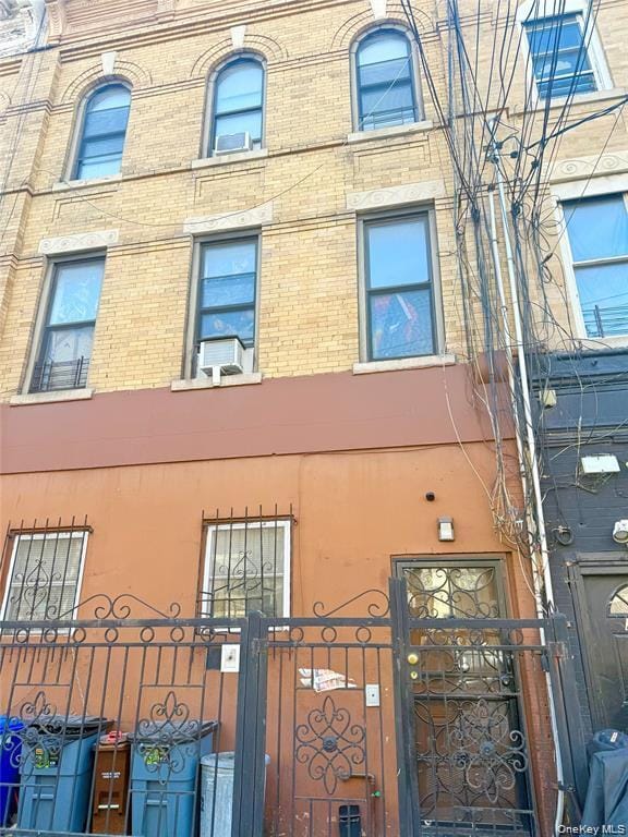 Building Photo - 2162 Pitkin Ave