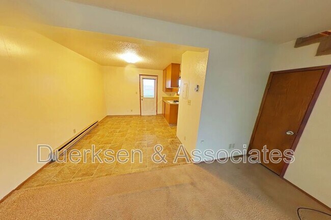 Building Photo - 2021 Applegate St