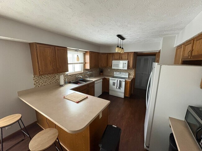 Building Photo - 4 Bedroom West Lafayette Home!