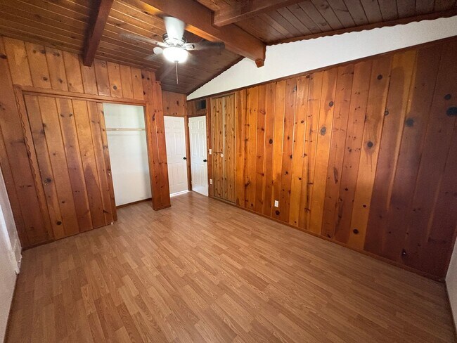 Building Photo - 4302