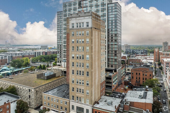 Building Photo - Condos at Center Court