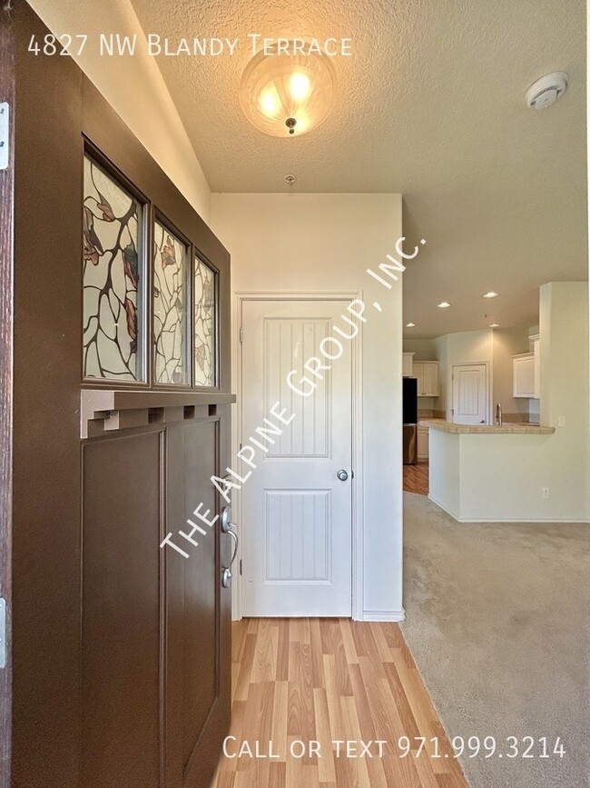 Foto del edificio - 3 Bedroom Townhome in Bethany!