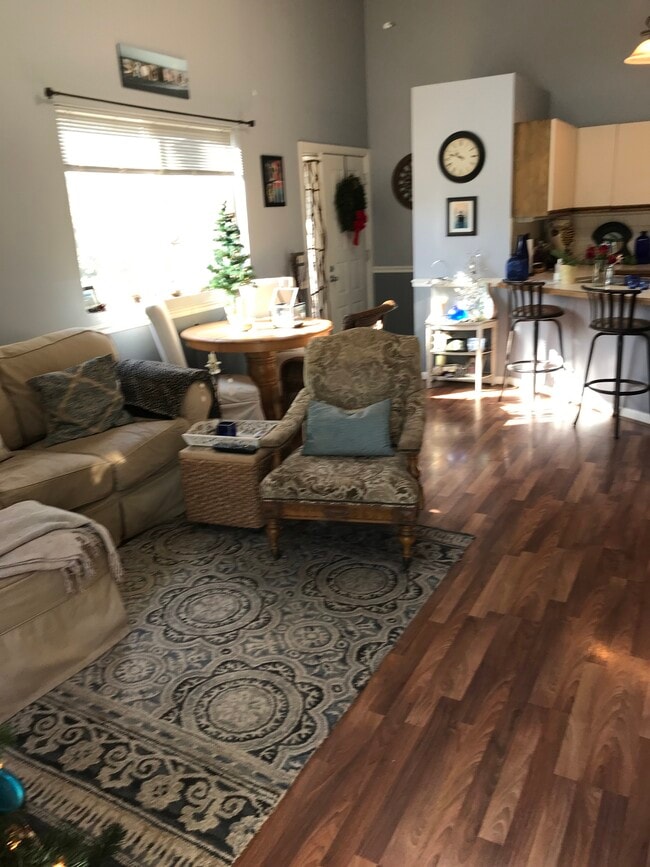 Foto del edificio - 873 Halifax Dr