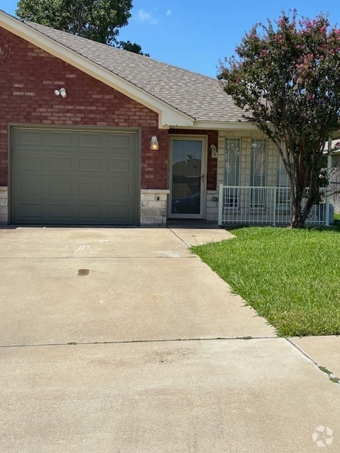 Building Photo - 4500 John David Dr