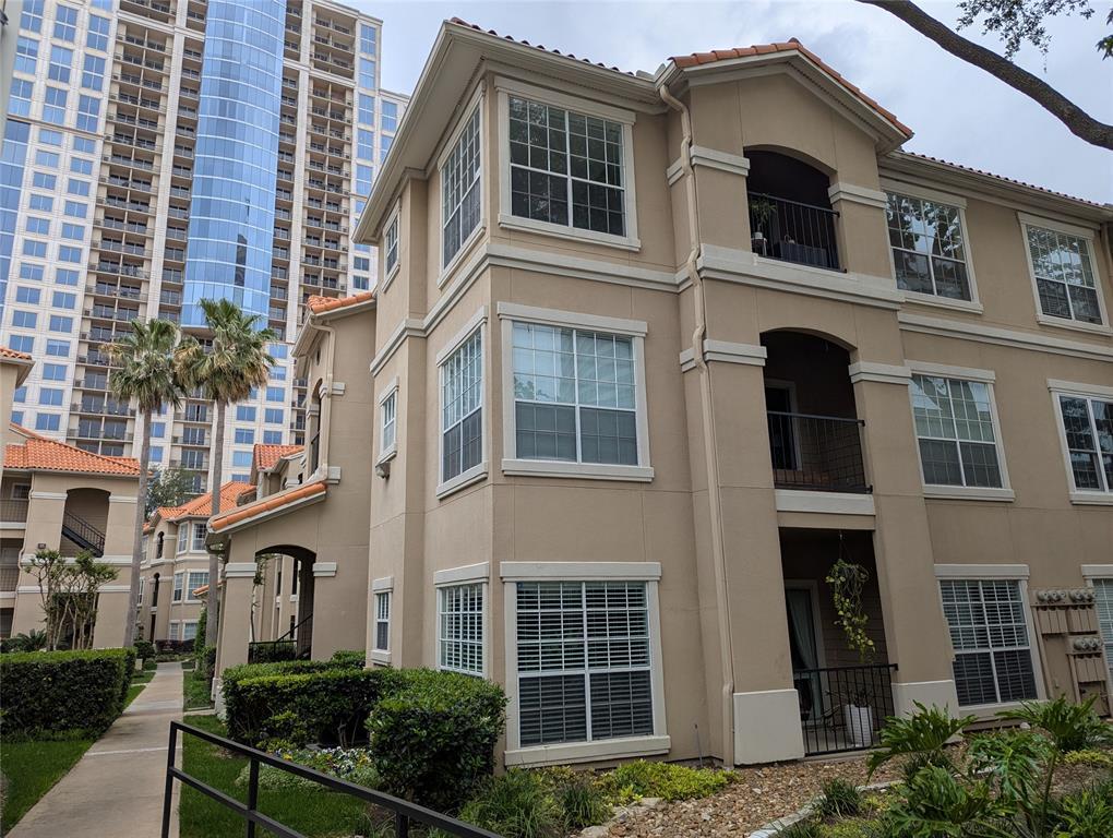 Foto principal - 3231 Allen Pkwy