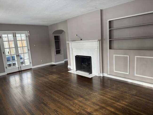 Building Photo - 3 Bedroom 1.5 Bath Single Family Home - Upper Arlington Schools